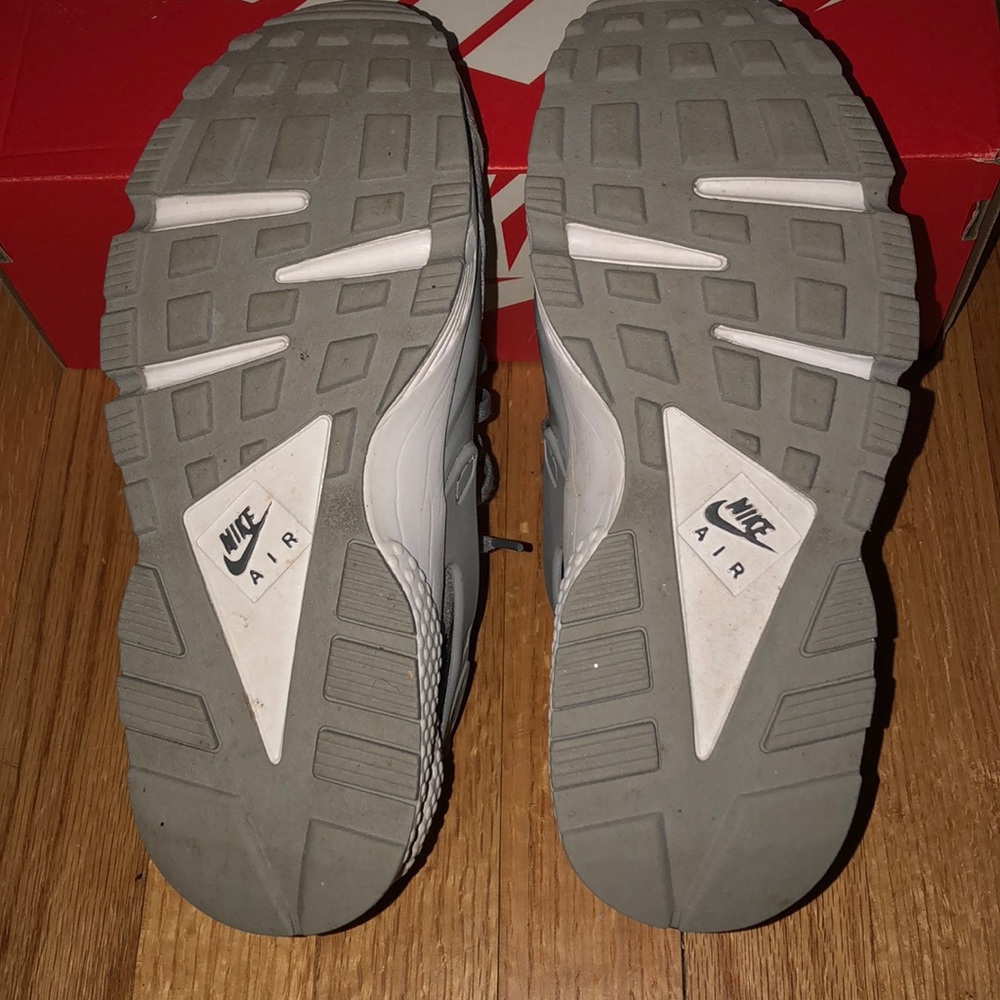 Rare gray on gray on white nike air huaraches - Picture 5 of 7